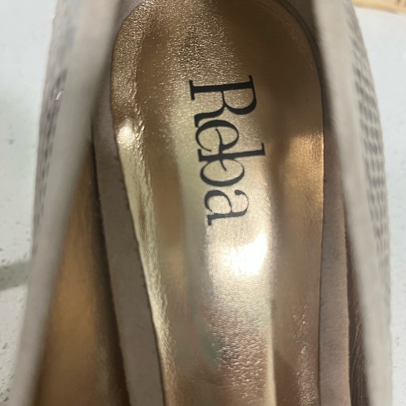 Gorgeous REBA brand sequined high heel. - Picture 3 of 4
